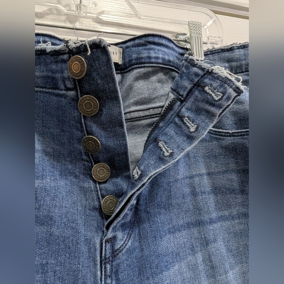 Flying Monkey Mid-Rise Distressed Jeans, Size 31 - Picture 5 of 13